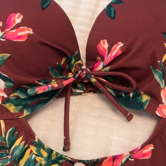 Shade & Shore One Piece Floral Swimsuit - Picture 3 of 12